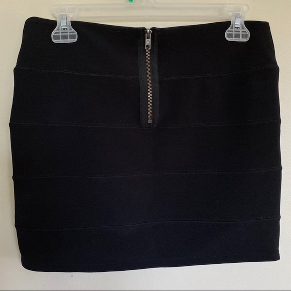 5/$25 🚨LAST CHANCE🚨 PINK pencil skirt - Picture 2 of 5